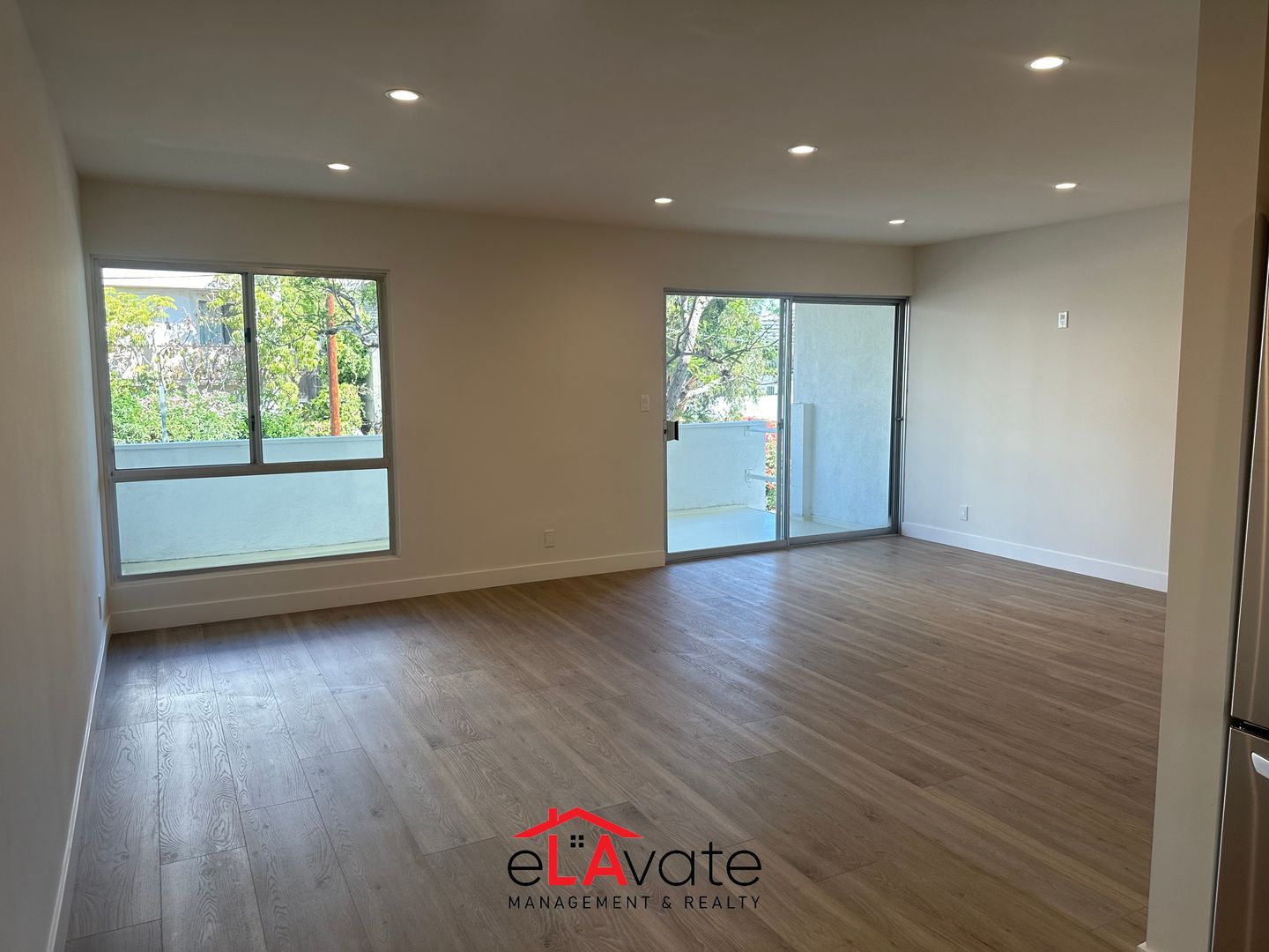 Los Angeles Apartment: 11600 Rochester Ave