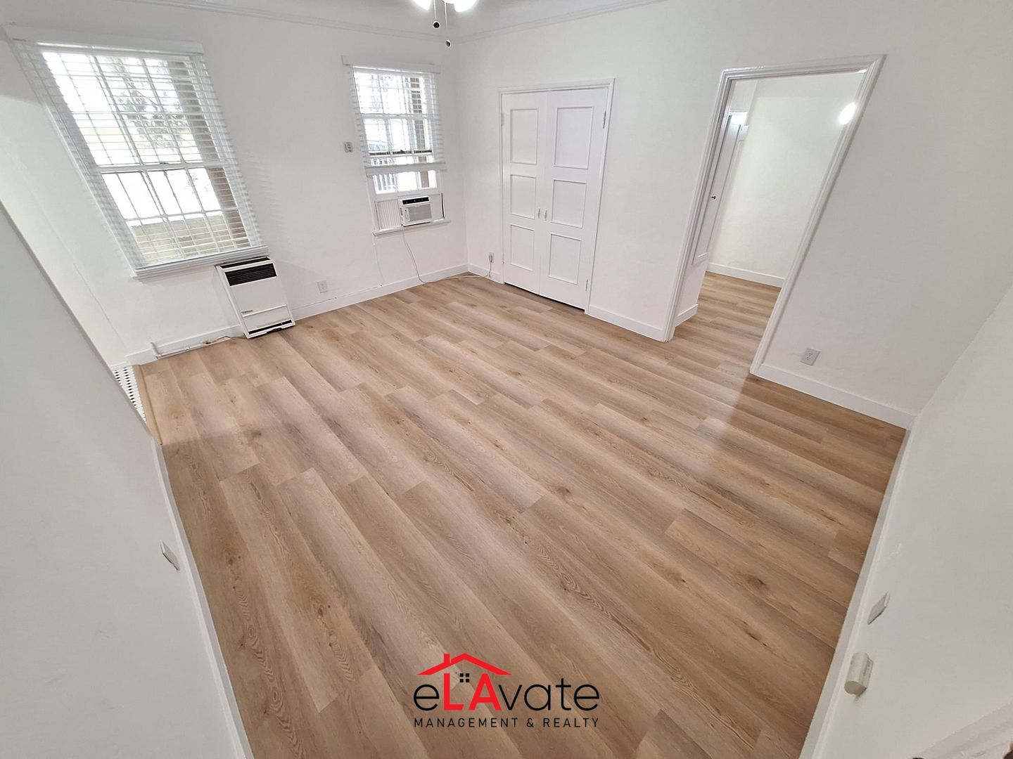 Beverly Hills Apartment: 129 S Oakhurst Dr.