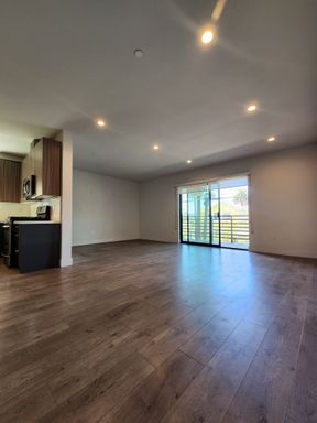 Luxury 2 Bedroom 2 Bathroom Apartment Home! In-unit Washer/Dryer – photo 1