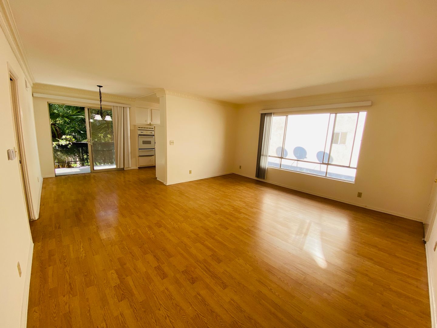 Los Angeles Apartment: 1416 N Martel Ave.