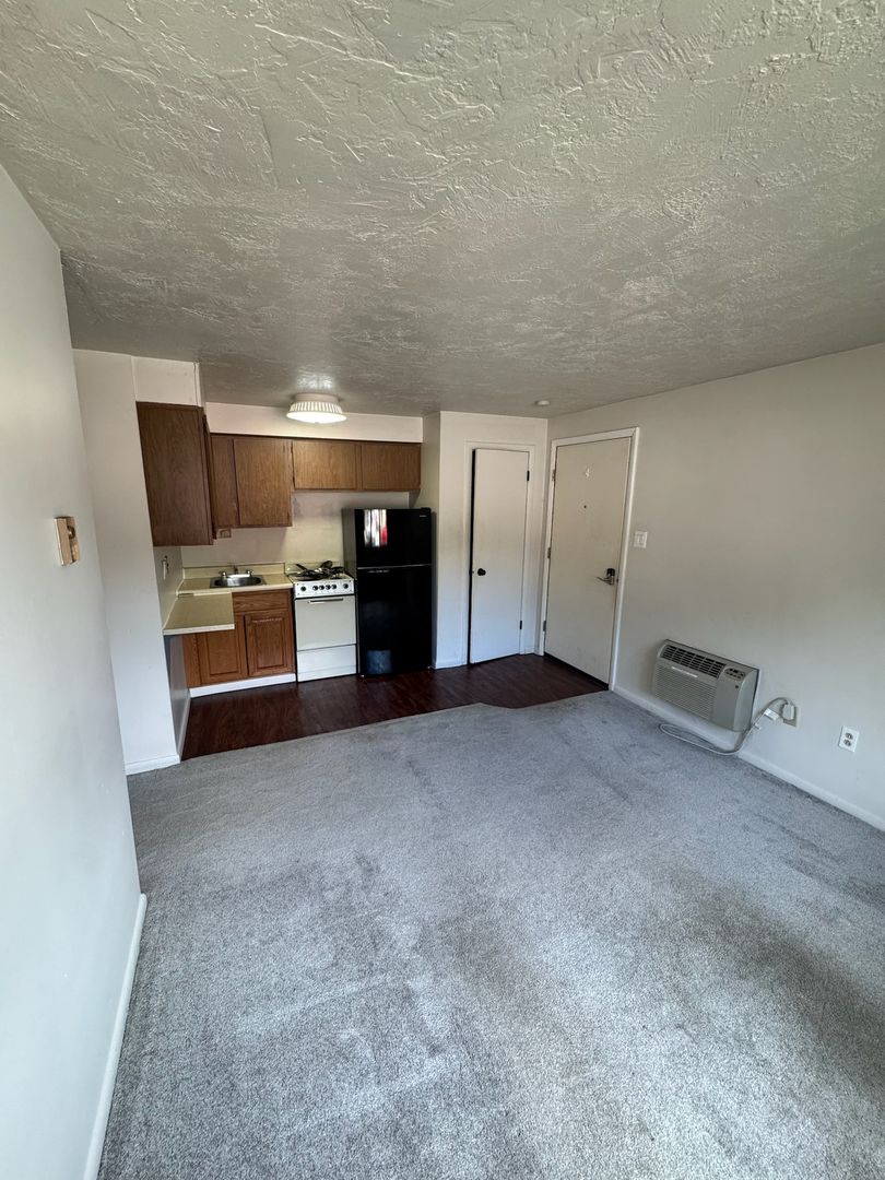 Moon Township Apartment: Lunar Lane