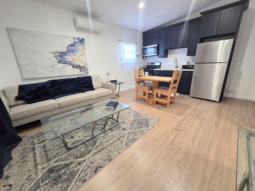 FURNISHED Charming 2-Bedroom in Historic French Park – Remodeled with Garage & Laundry – photo 1