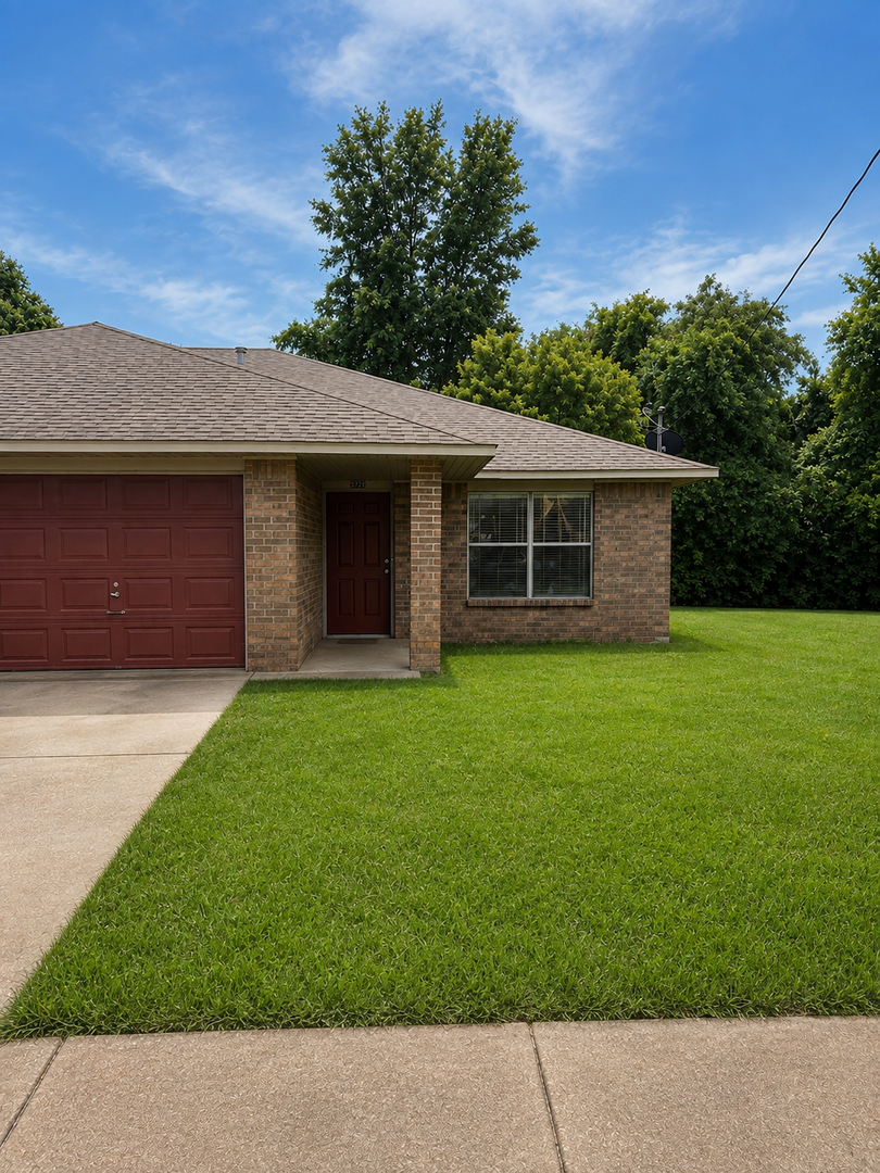 Fayetteville Apartment: 6773-6775 Kathleen Cir