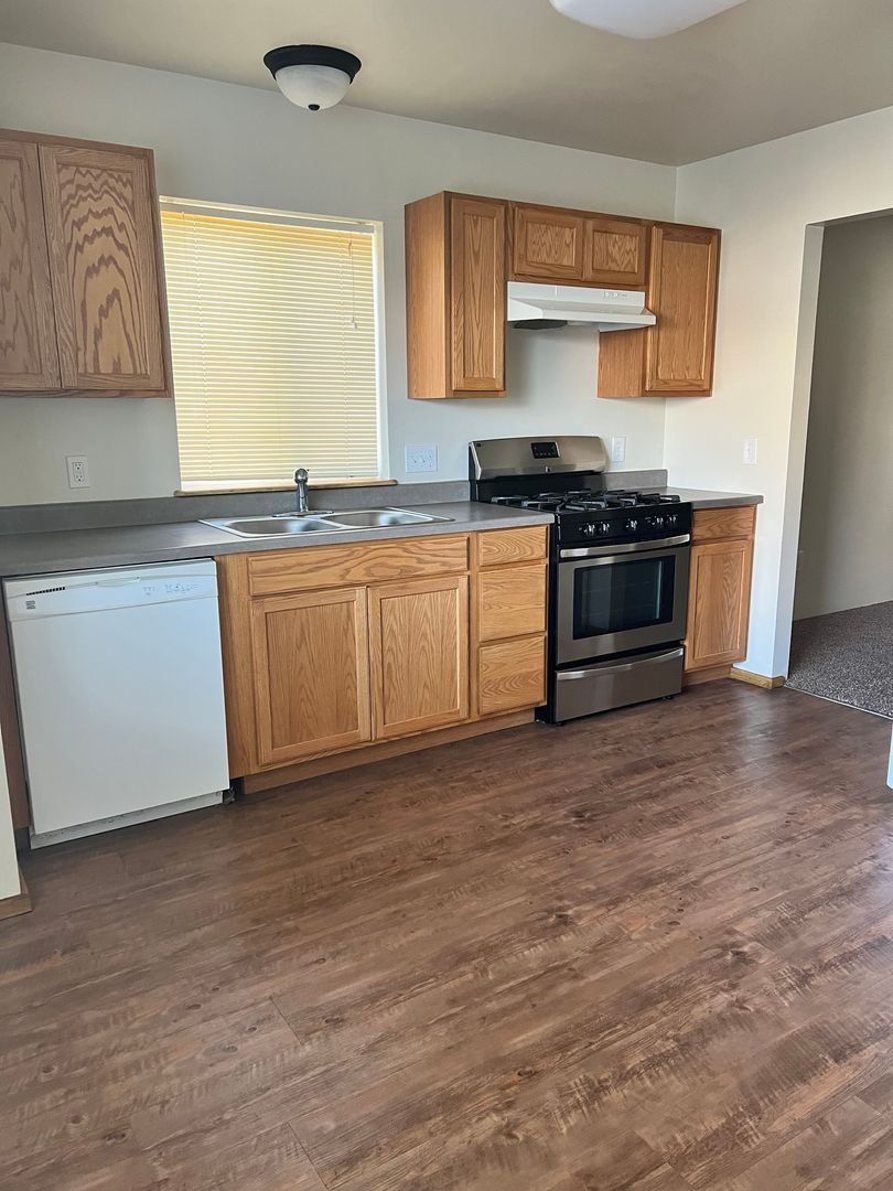 Coos Bay Apartment: 644 Filmore St