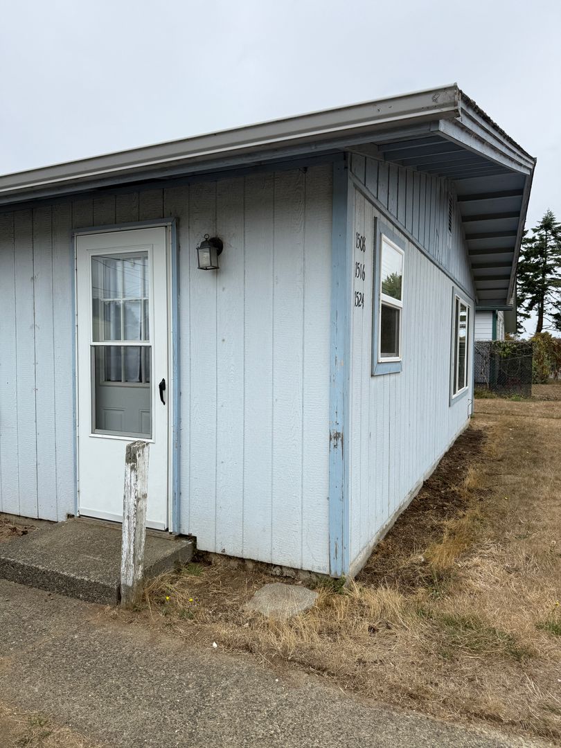 North Bend Apartment: 1508 Grant