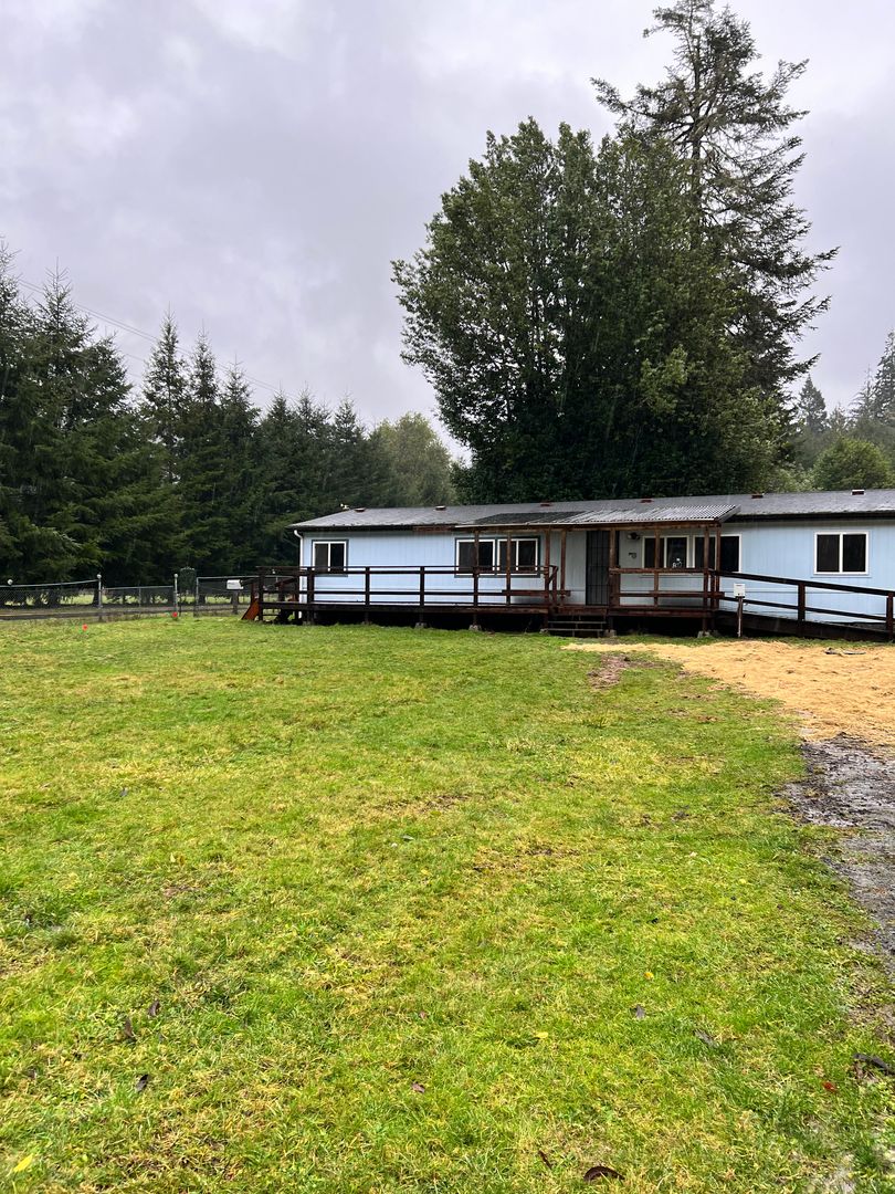 Myrtle Point House: 15154 Sitkum Lane
