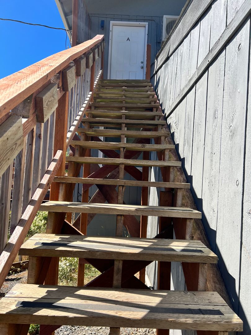 Reedsport Apartment: 15791 Lower Smith River # A -B -C