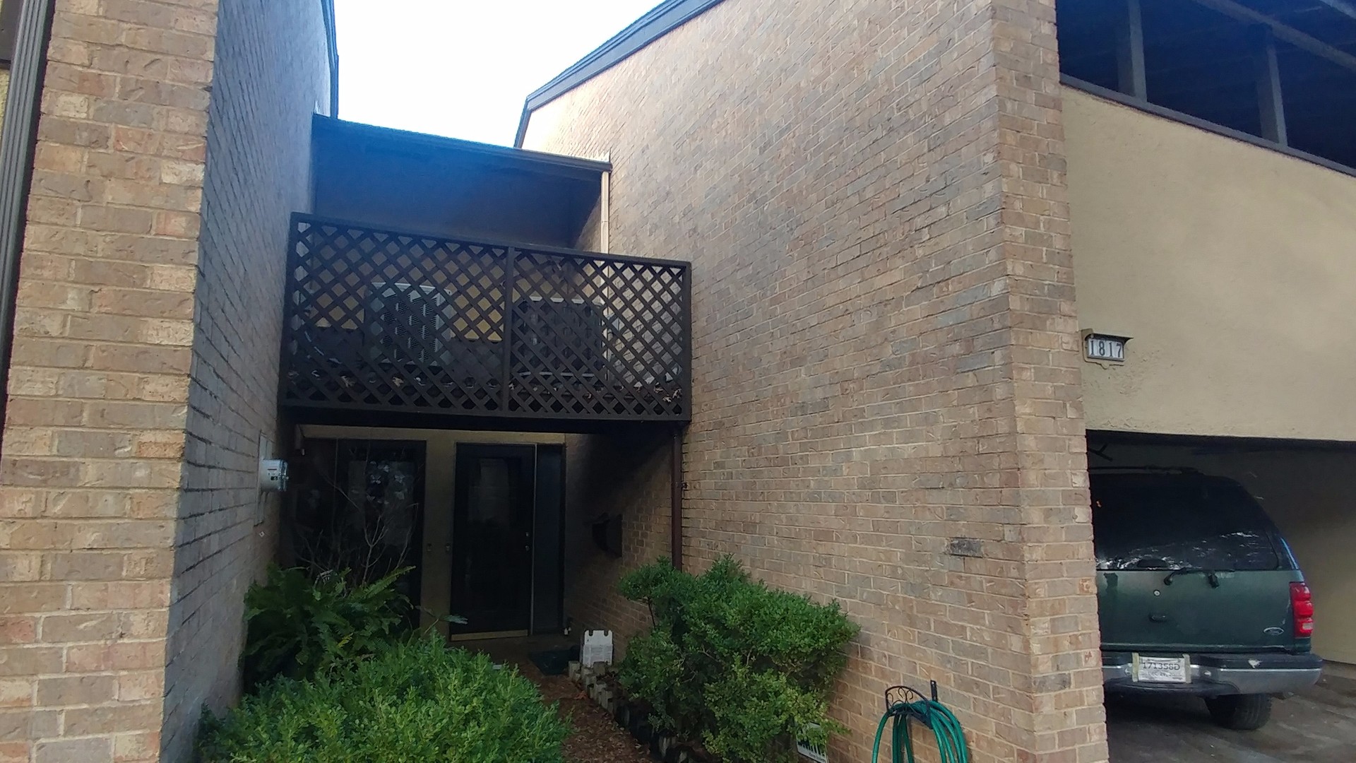 IRVING House: 1817 PUEBLO PL