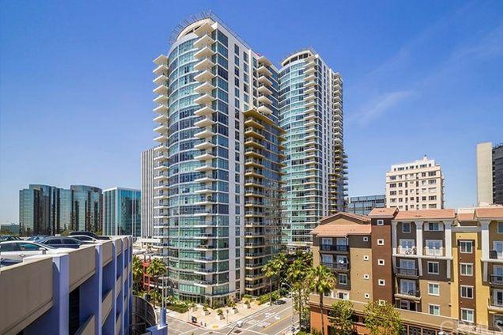 Long Beach Apartment: 411 West Season Way #901
