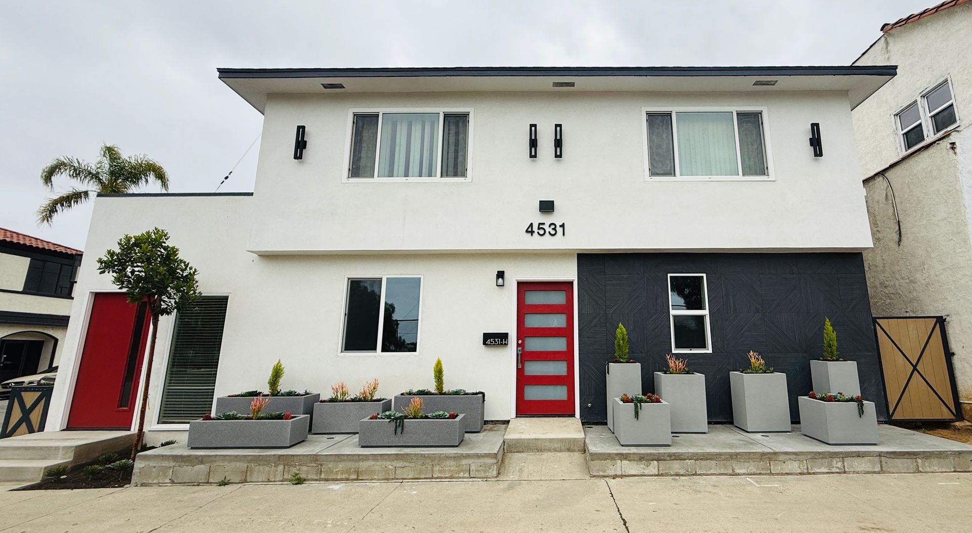 Long Beach Apartment: 4531 E. Anaheim Street