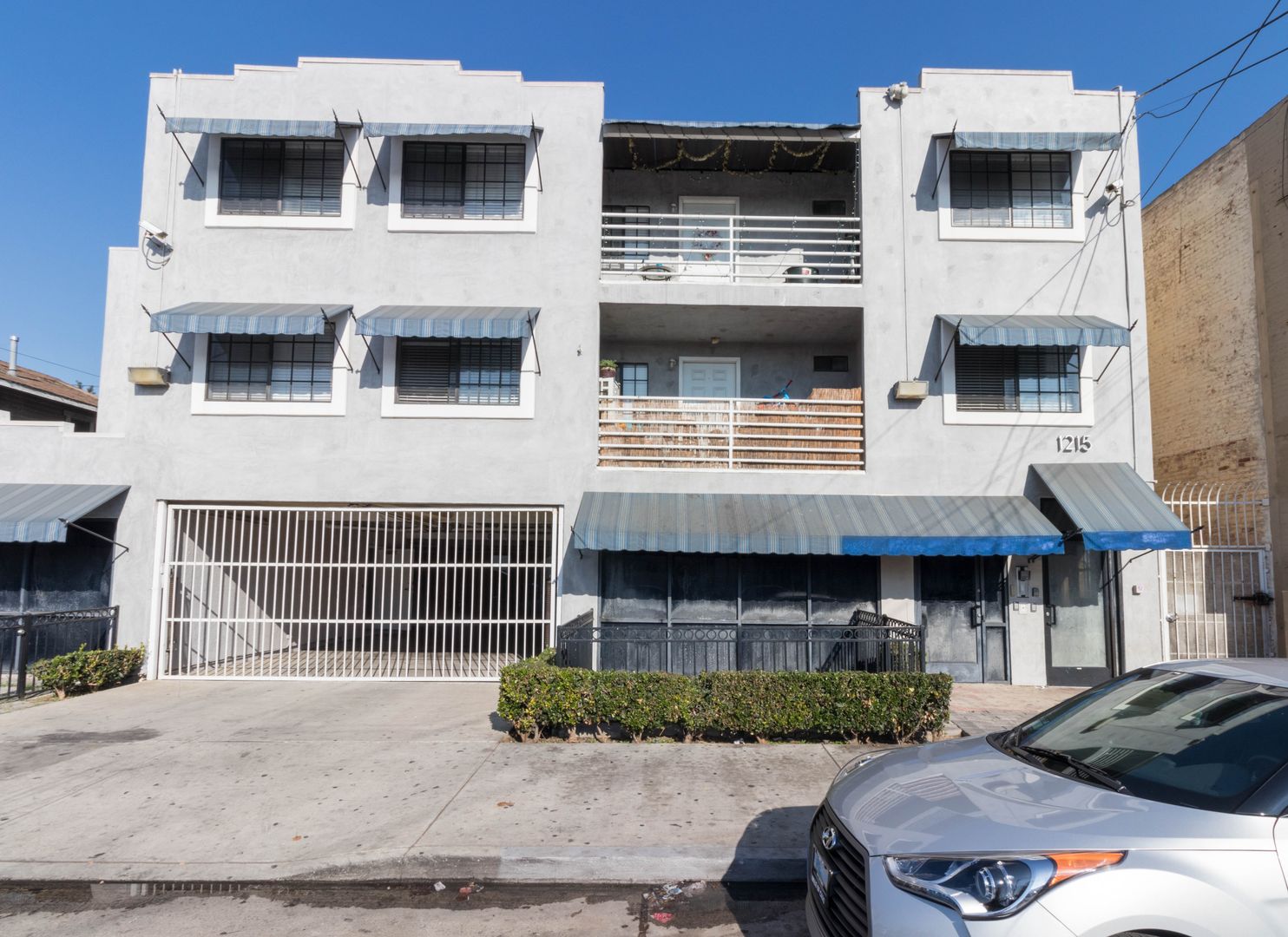 Long Beach Apartment: 1215 East 4th Street