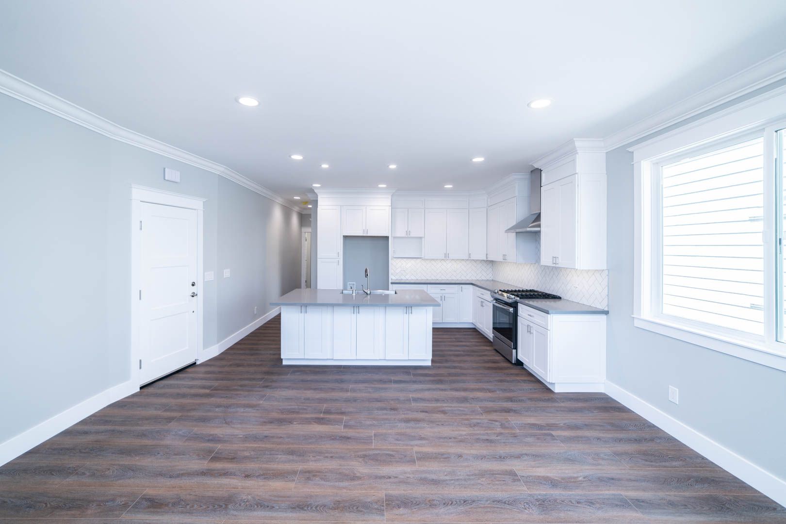 Long Beach Apartment: 1610 East Ocean Blvd