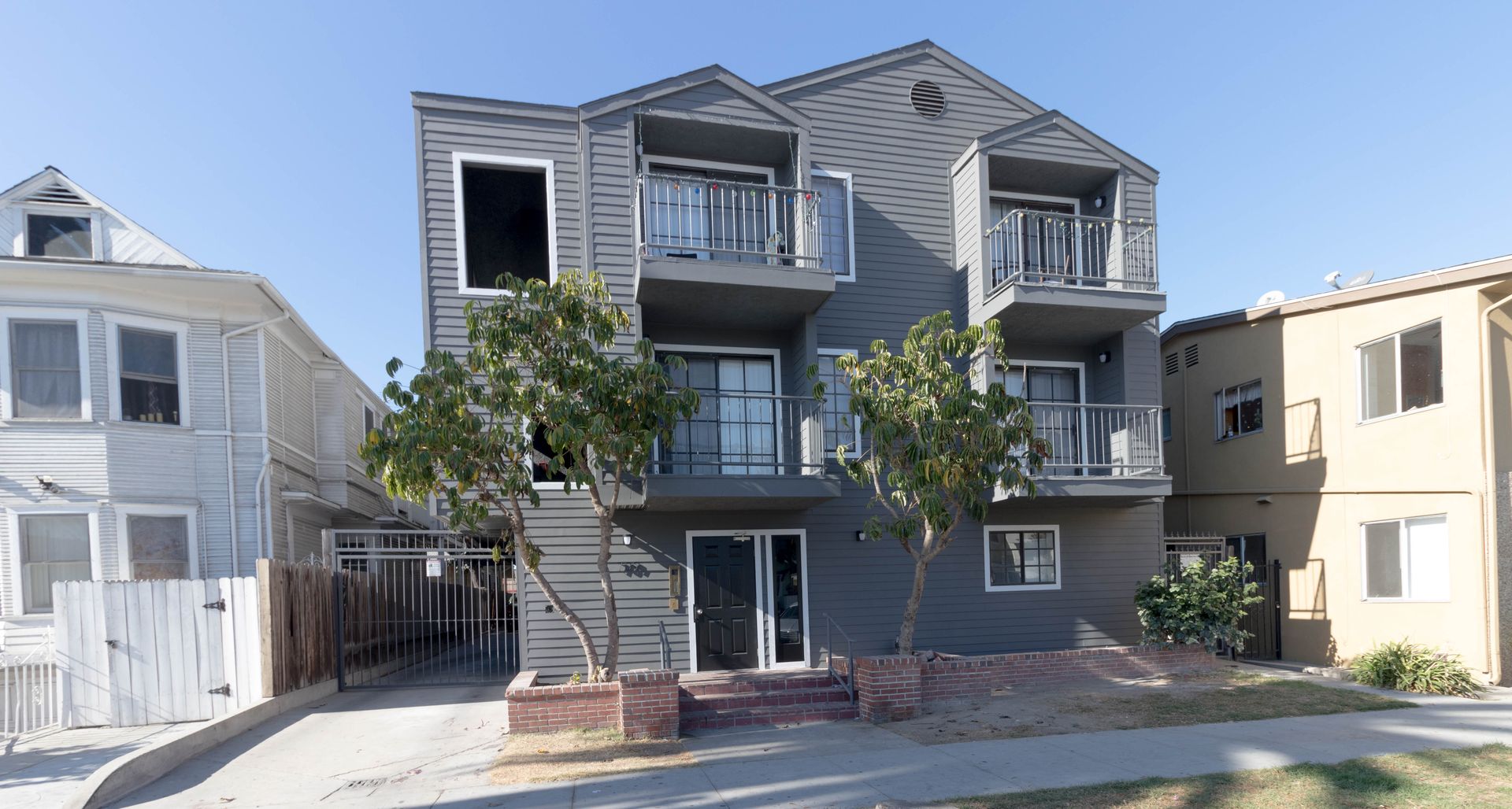 Long Beach Apartment: 709 Elm Avenue