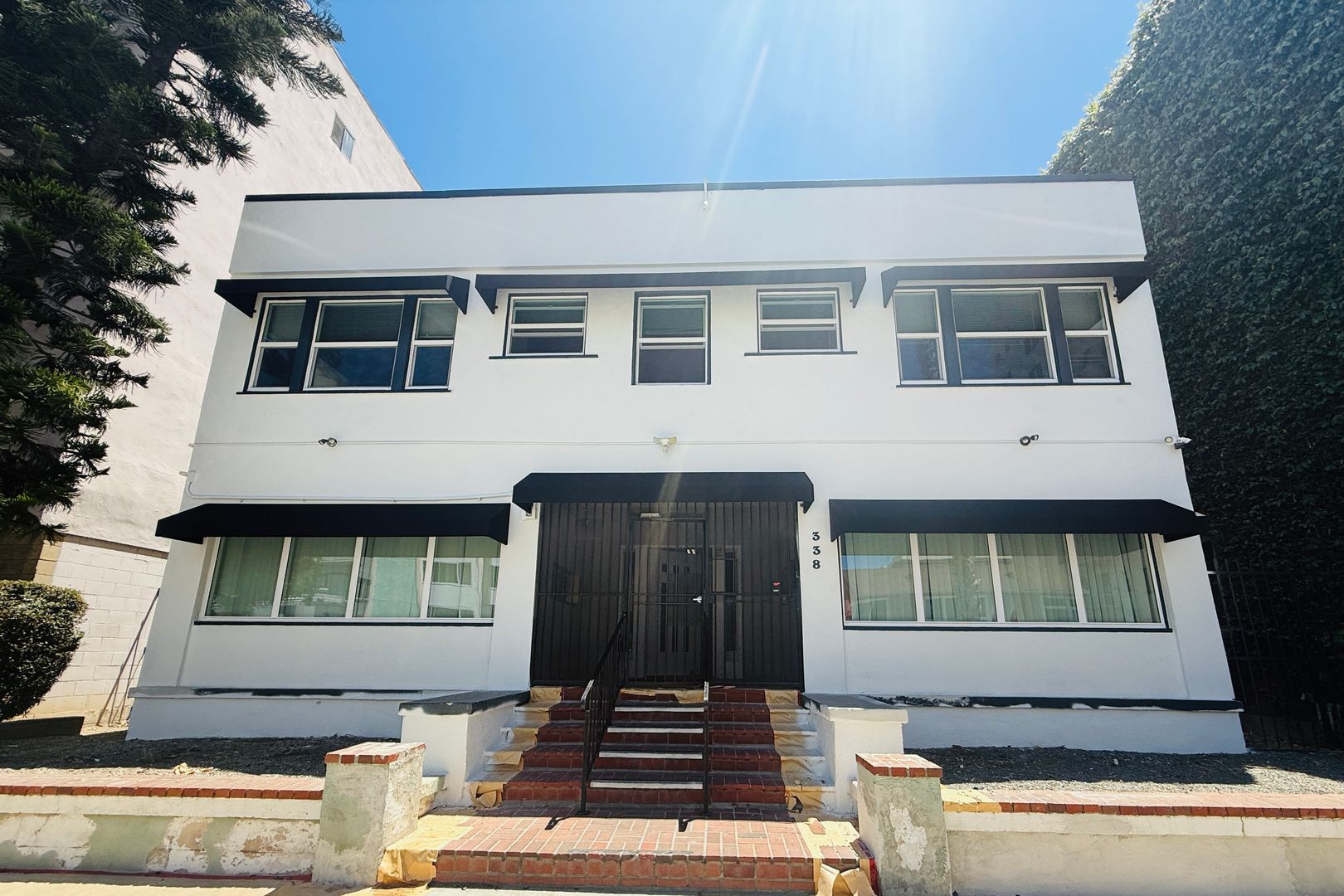 Long Beach Apartment: 338 Cedar Avenue