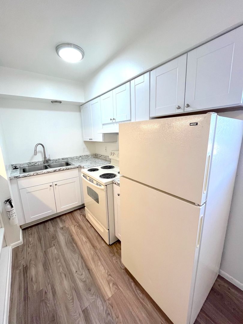 Albuquerque Apartment: 1300 Pennsylvania St NE - Unit 15