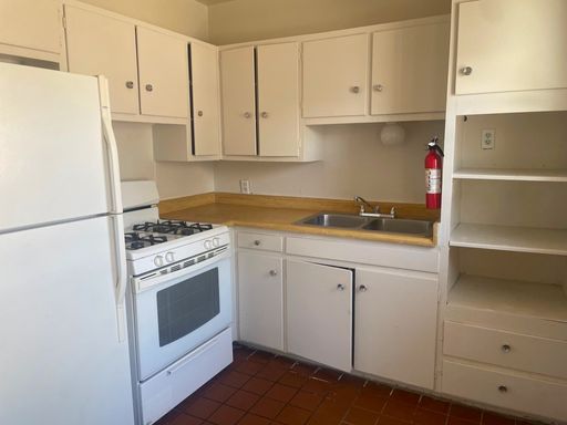 Renovated Spacious 1 bedroom/1 bath! $100 Off the First Full month's Rent! COMING SOON!