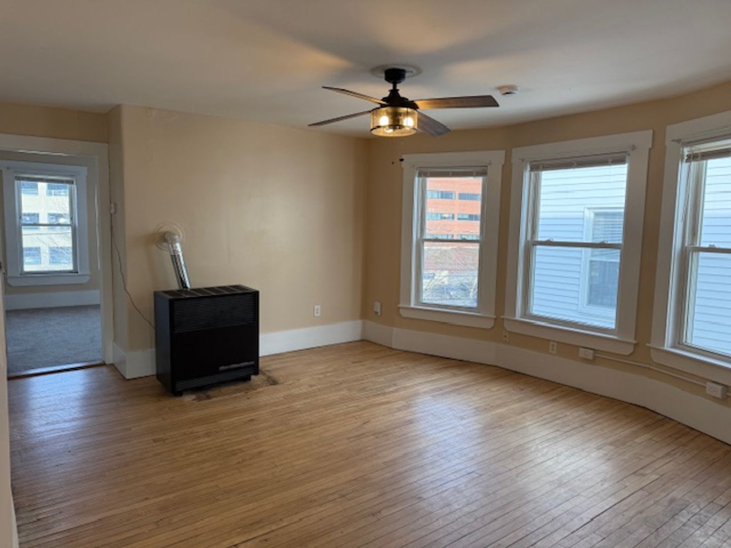 Manchester Apartment: 521-529 Massabesic St