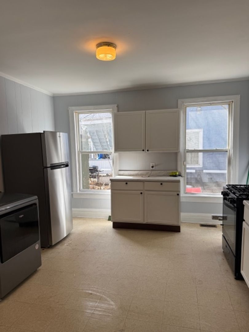 Manchester Apartment: 201 Auburn Street