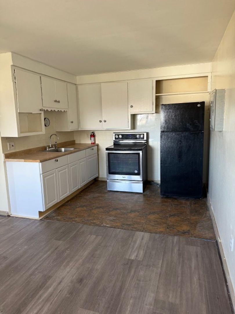 Claremont Apartment: 19 Chase Street