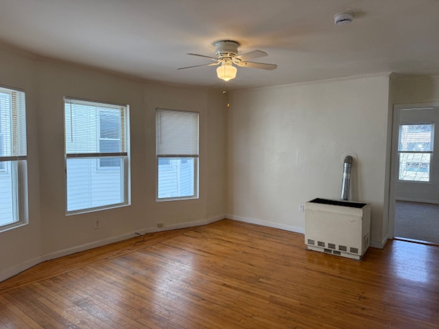 Manchester Apartment: 521-529 Massabesic St