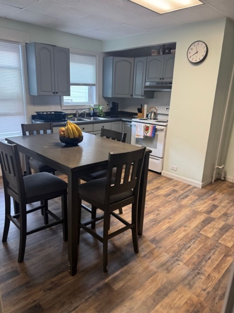 Franklin Apartment: 45 School Street