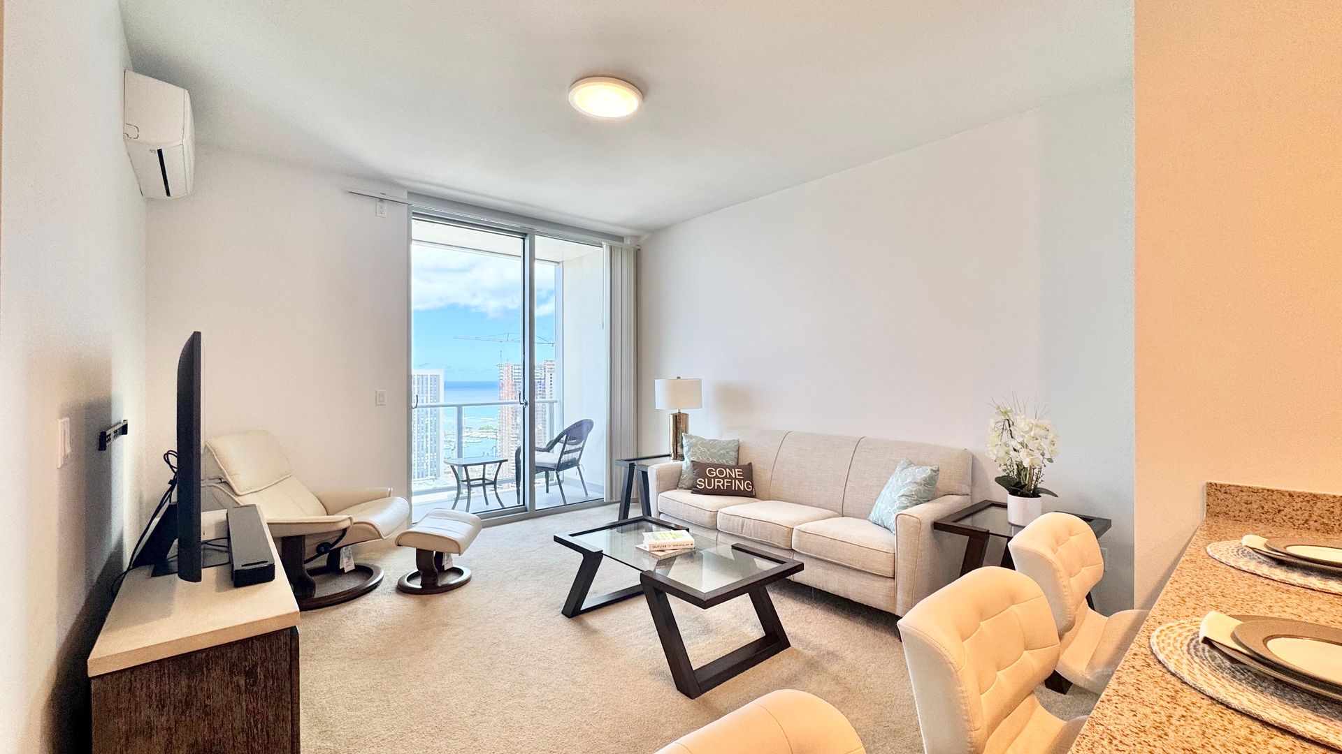 Honolulu Condo: 555 South St #4004
