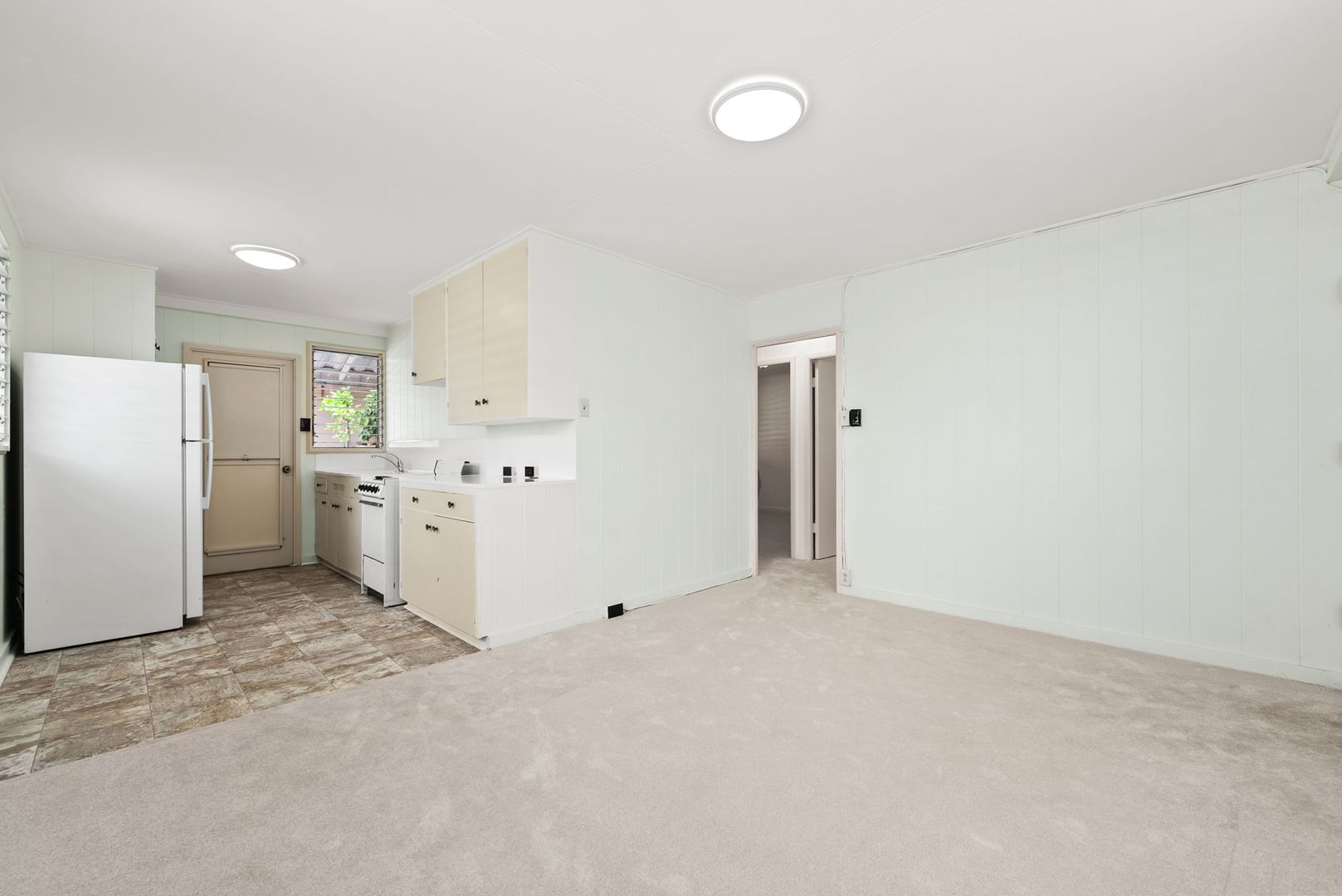 Honolulu Apartment: 735 Lukepane Avenue