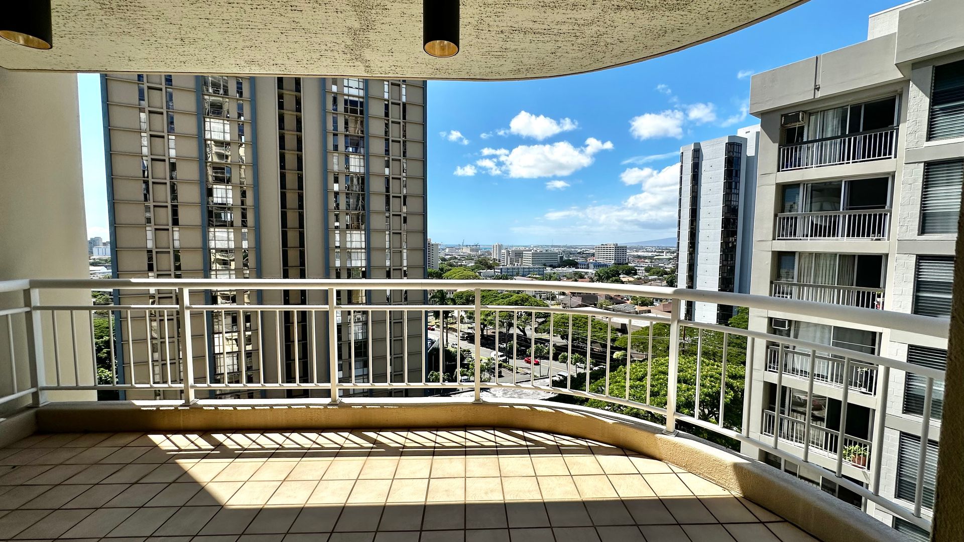 Honolulu Condo: 2047 Nuuanu Ave., #1203