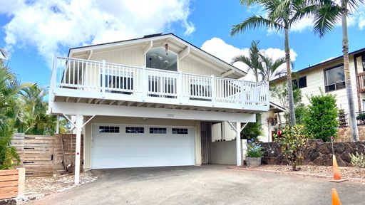 3 BED 2 BATH HOME w/ PV!!! (LOW Electricity Fees) - UPPER MAKAKILO!