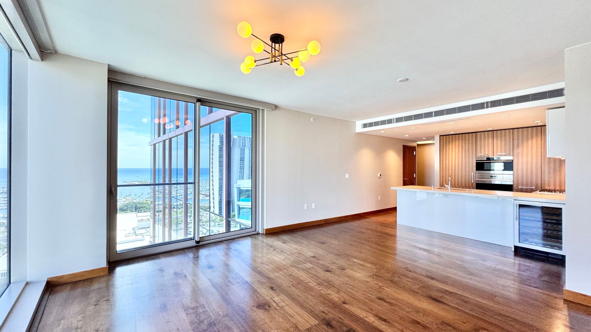 Honolulu Condo: 1555 Kapiolani Blvd., #2008