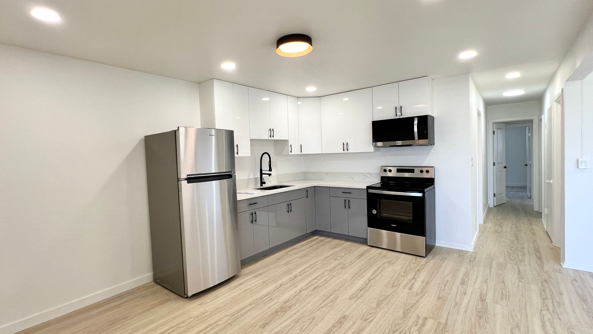 Kaneohe Apartment: 45-180 Kaneohe Bay Drive, Unit B