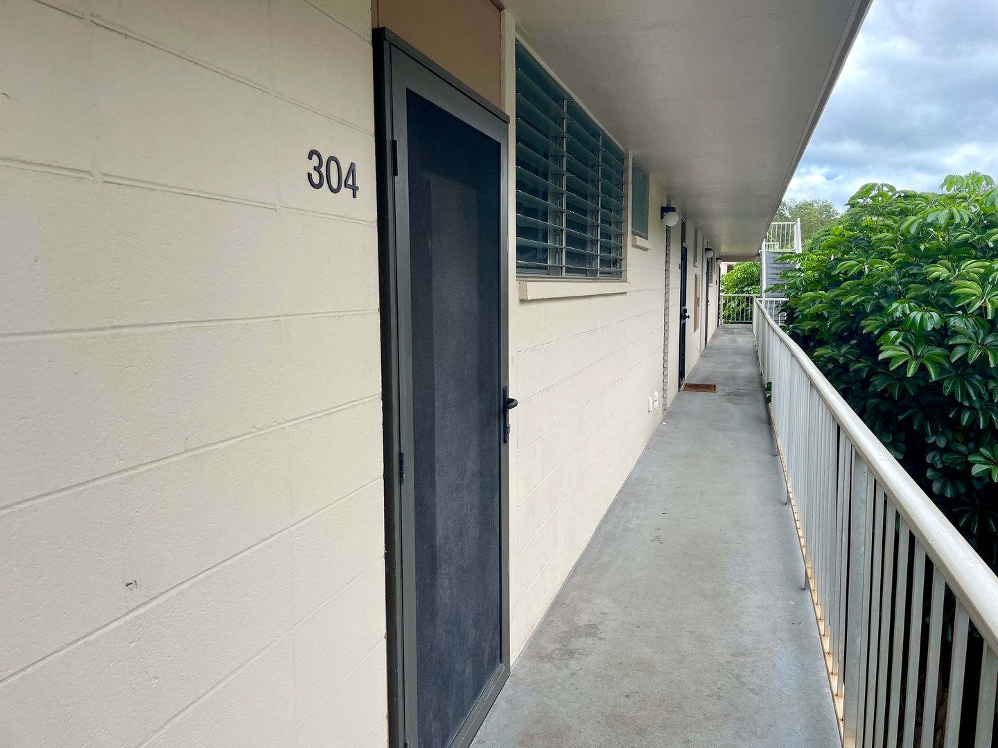 Mililani House: 95-045 Waikalani Dr #G304