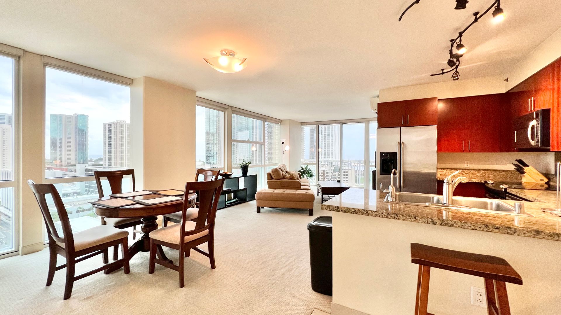 Honolulu Condo: 909 Kapiolani Blvd., #1601