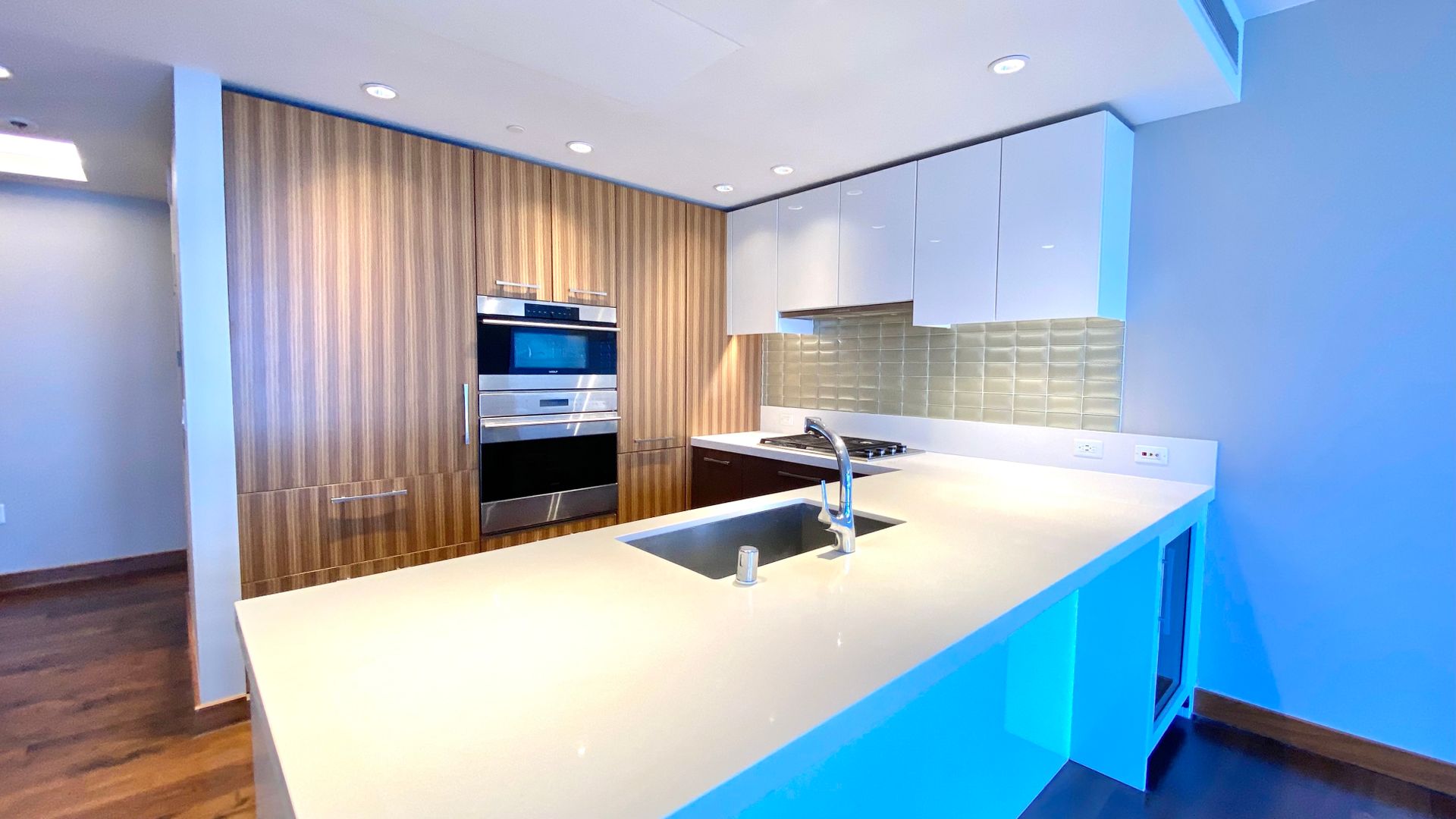 Honolulu Condo: 1555 Kapiolani Blvd., #2008