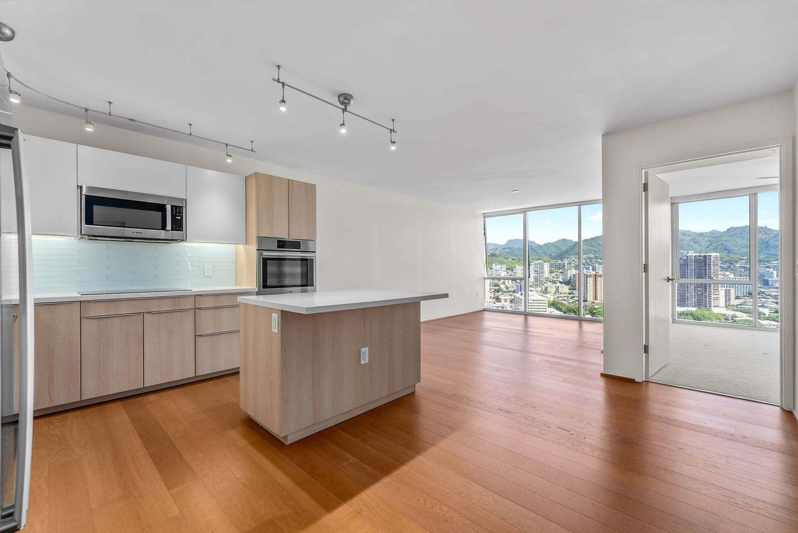 Honolulu Condo: 888 Kapiolani Blvd., #3101