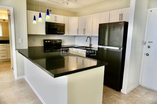 OCEAN VIEWS!! Pearl Regency 1 bed 1 bath 2 ASSIGNED PARKING STALLS, Immaculate Unit