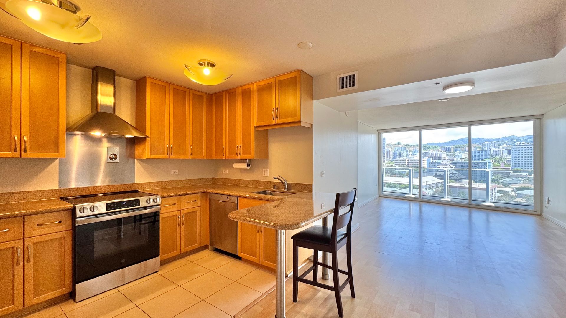 Honolulu Condo: 1296 Kapiolani Blvd #1002-E