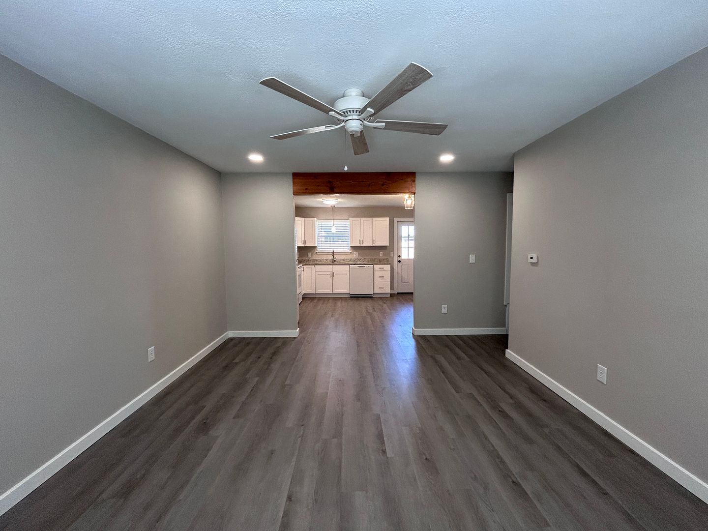 2 Bed Apartment for Rent – Minutes from Downtown Rogers 5 of 12