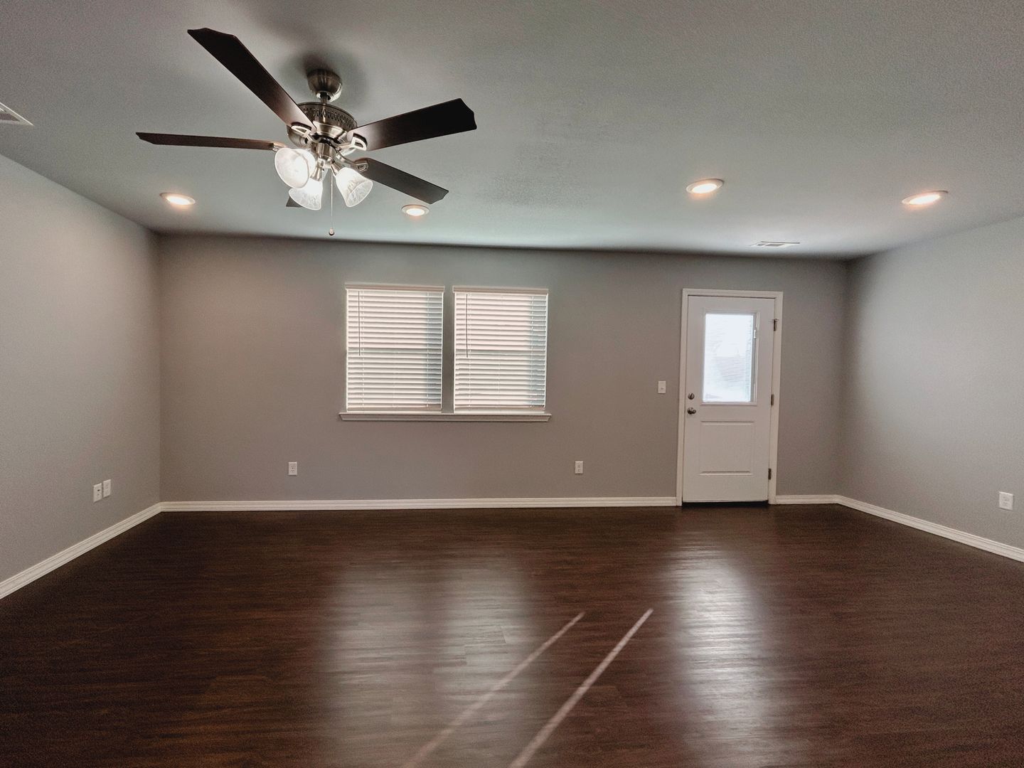 Townhouse with Garage - Minutes from Downtown Rogers 7 of 12