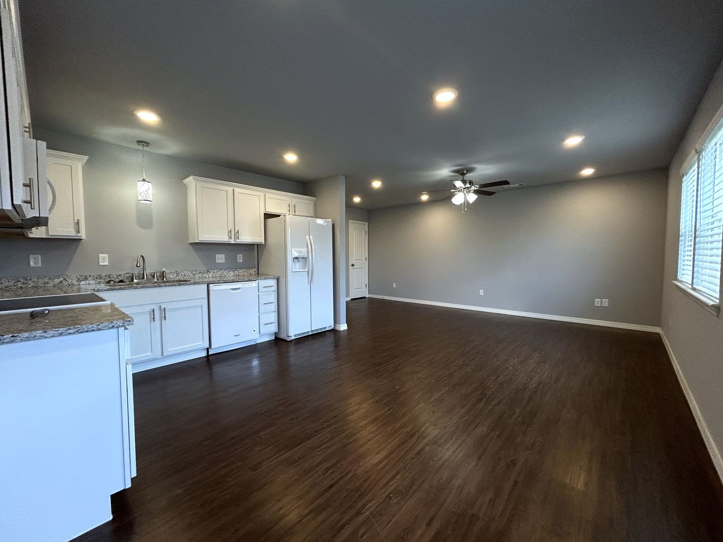 Townhouse with Garage - Minutes from Downtown Rogers 6 of 12