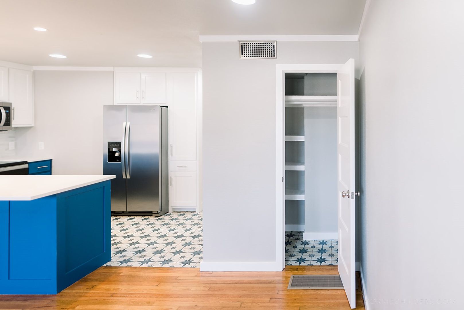 Pet-Friendly 1-Bedroom Apartment in Downtown Rogers – Move-In Special! 7 of 12