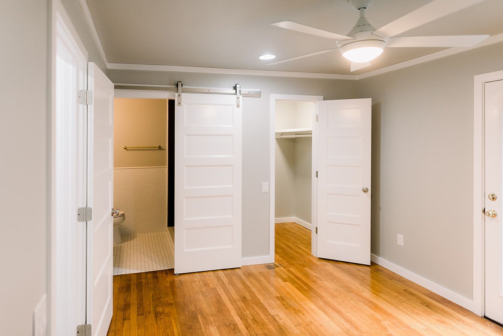 Pet-Friendly 1-Bedroom Apartment in Downtown Rogers – Move-In Special! 12 of 12