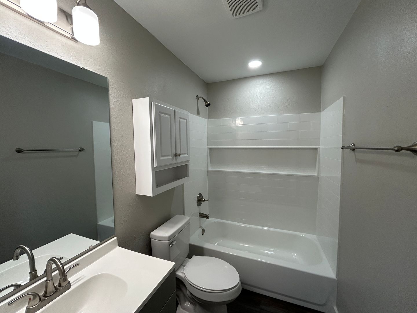 2 Bed Apartment for Rent Minutes from Downtown Rogers - Move-In Special! 12 of 12