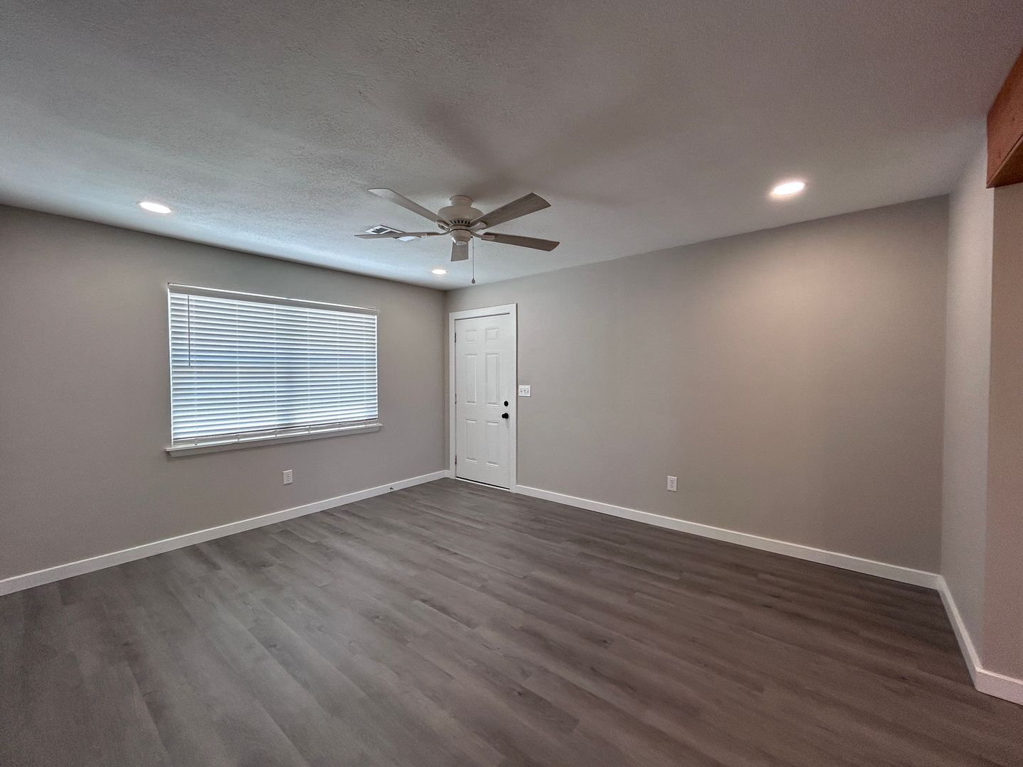 2 Bed Apartment for Rent – Minutes from Downtown Rogers 7 of 12