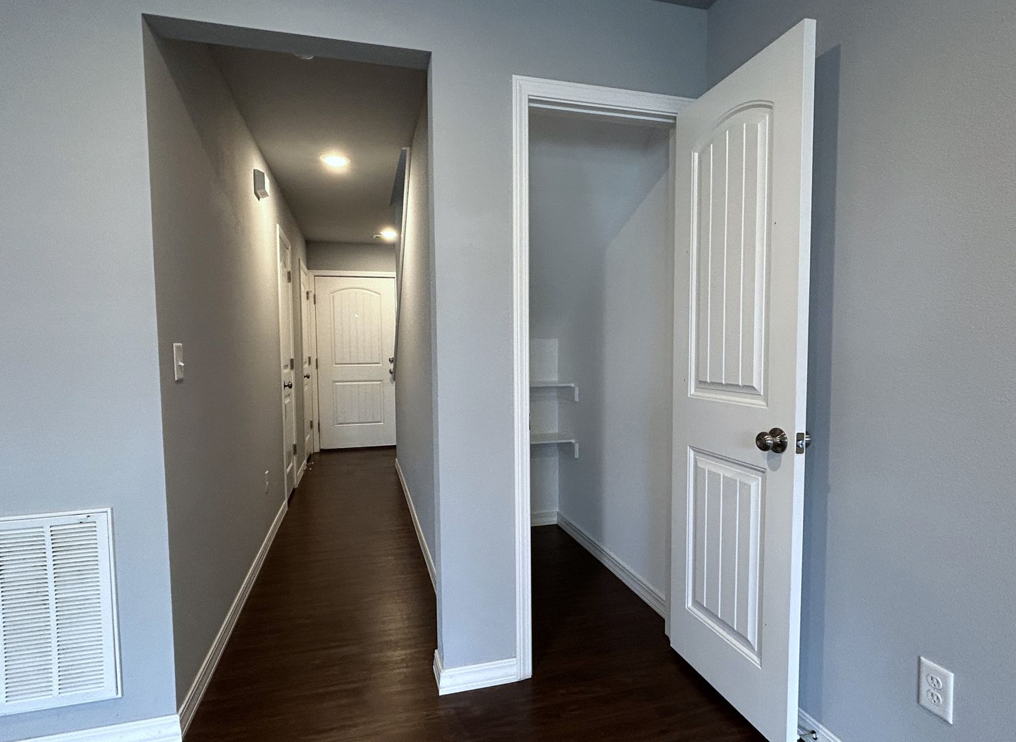 Townhouse with Garage - Minutes from Downtown Rogers 9 of 12