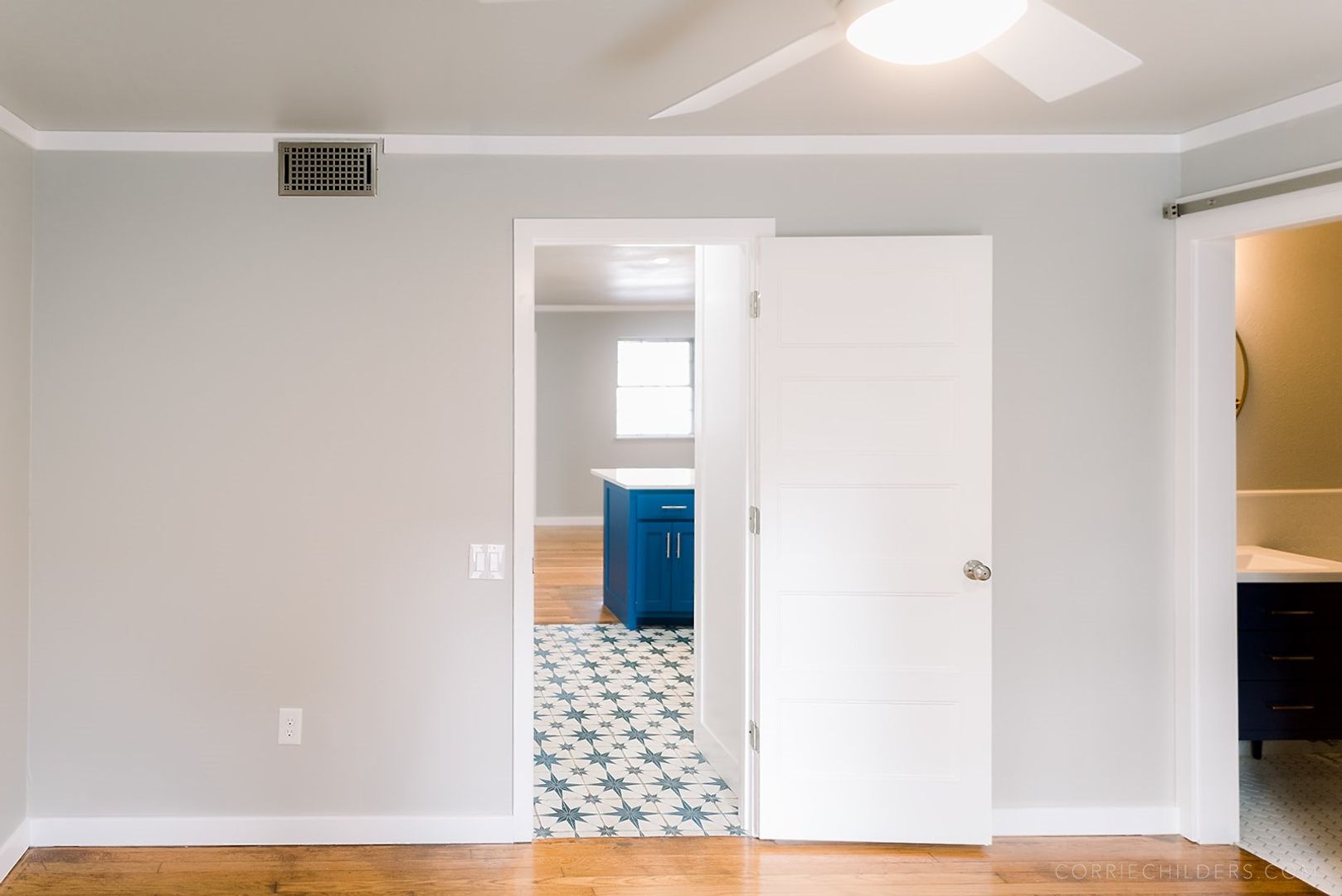 Pet-Friendly 1-Bedroom Apartment in Downtown Rogers – Move-In Special! 8 of 12