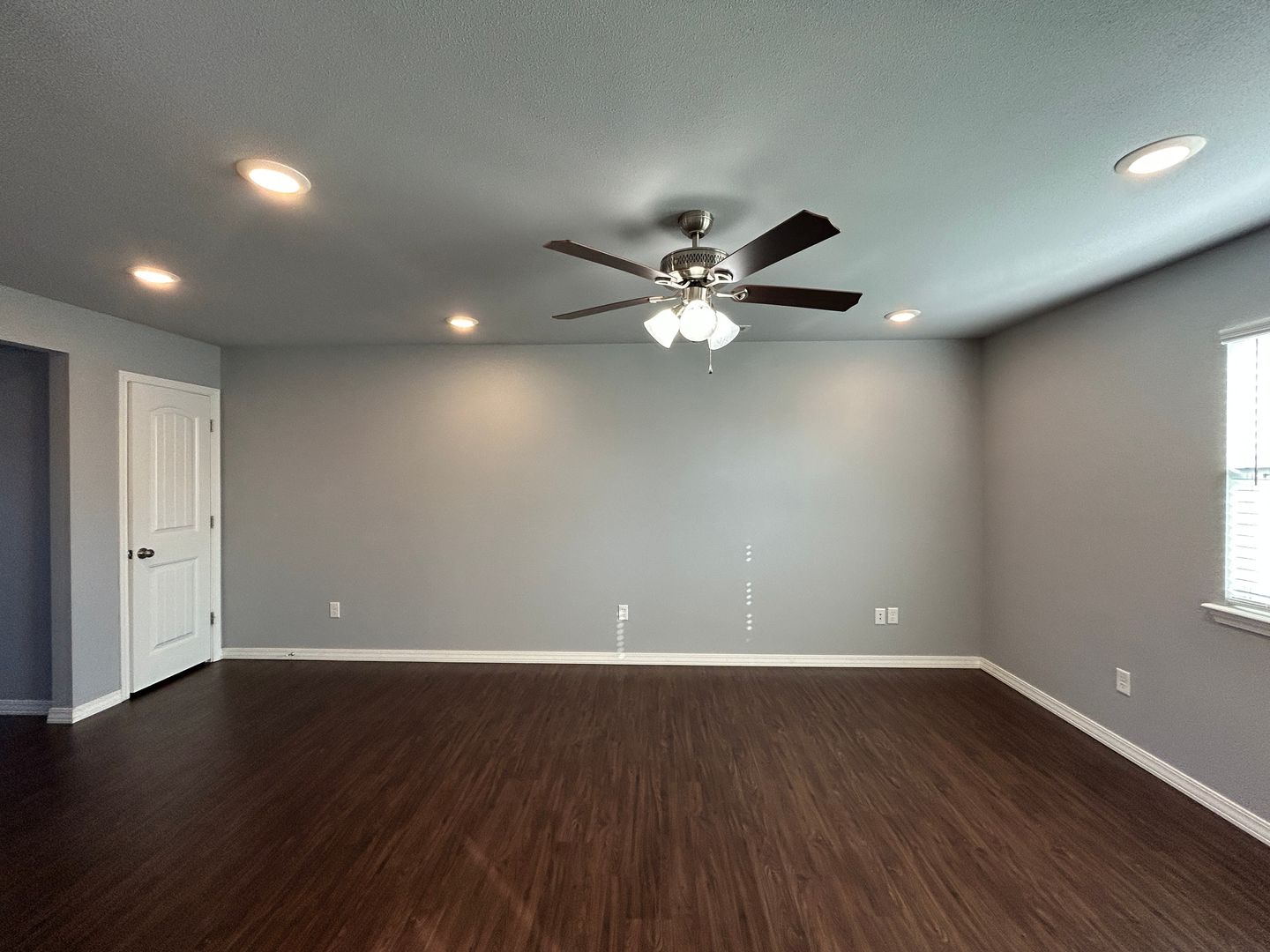 Townhouse with Garage - Minutes from Downtown Rogers 8 of 12