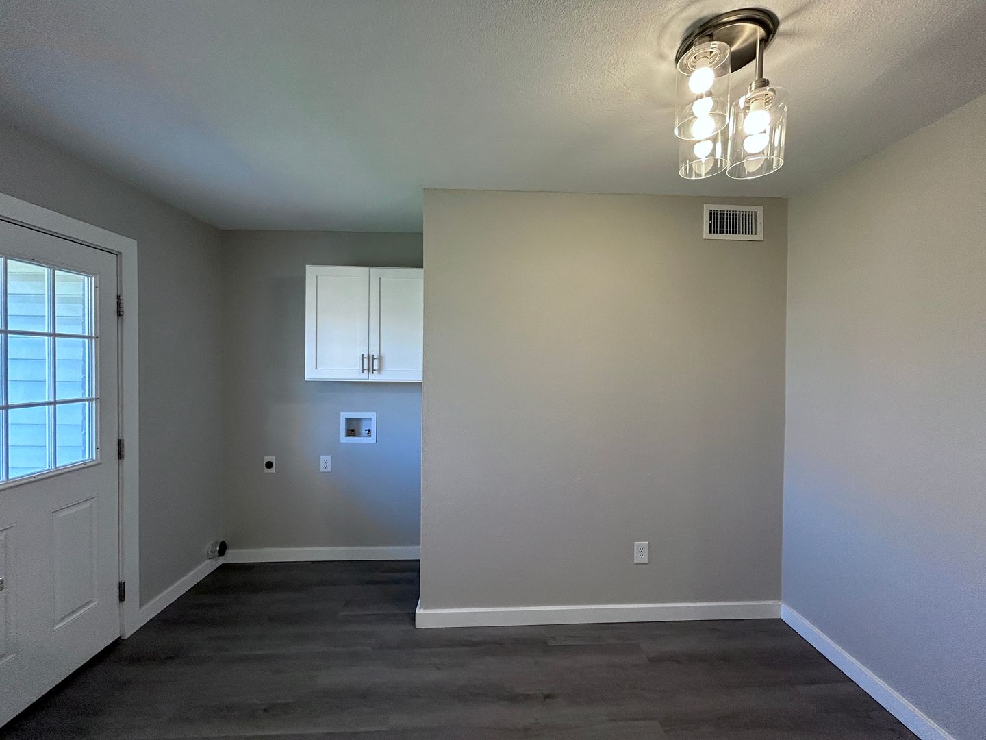 2 Bed Apartment for Rent – Minutes from Downtown Rogers 9 of 12