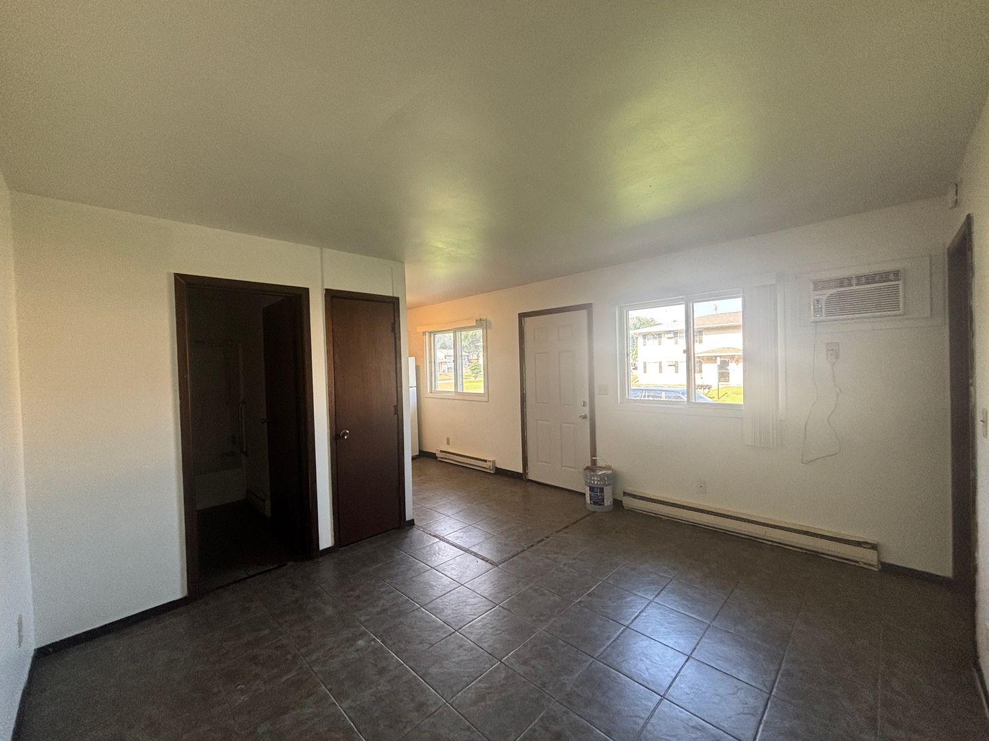 La Crosse Apartment: 1749 La Crescent St