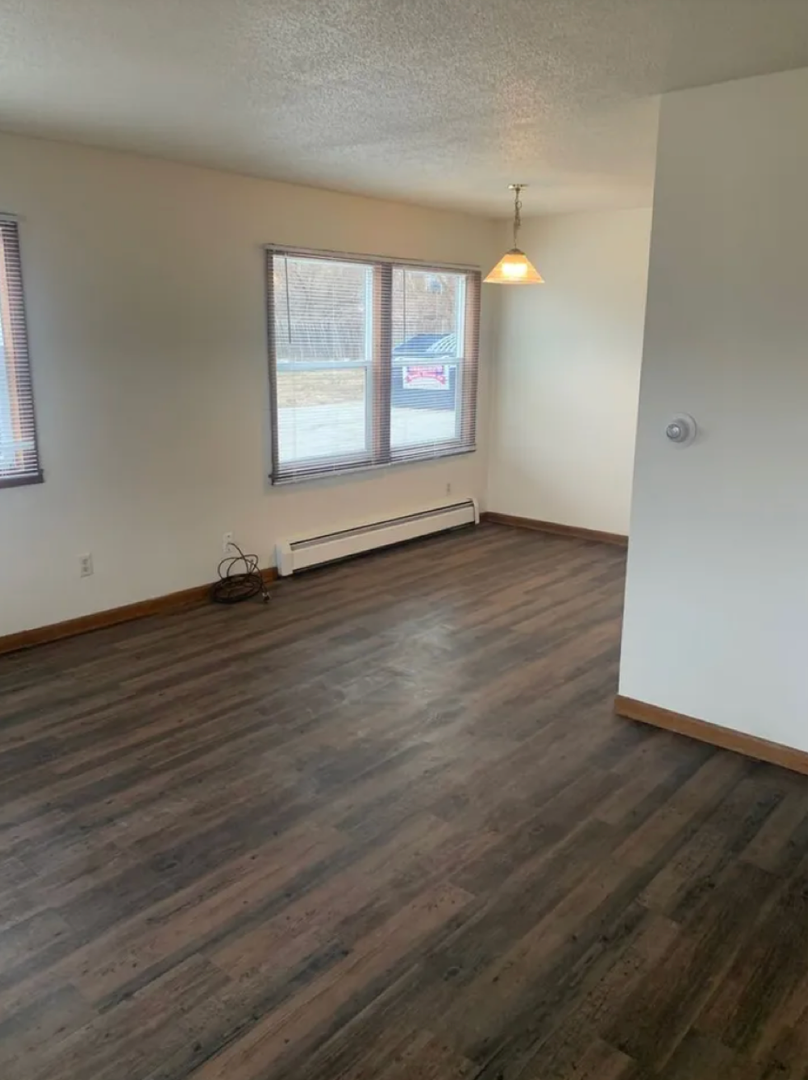 La Crosse Apartment: 3411-3427 Elm Dr